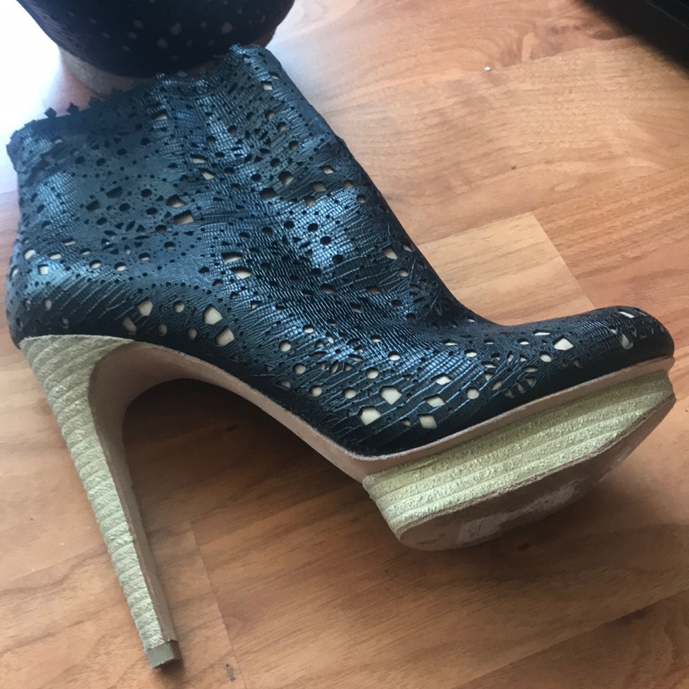 Bcbg maxazria booties
